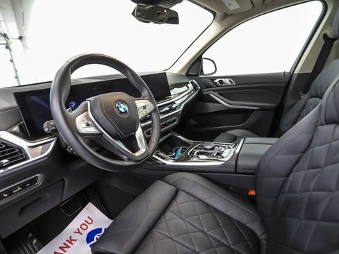 Used 2024 BMW X7 xDrive40i w/ Premium Package AWD/4WD image 10