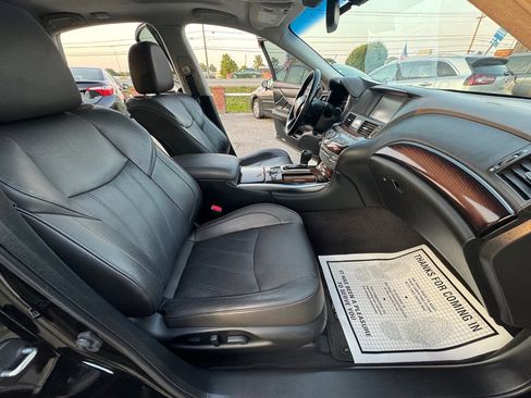 Used 2015 INFINITI Q70 Hybrid w/ Deluxe Touring Package image 9