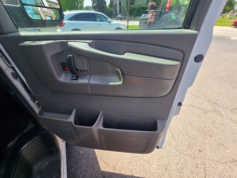 Used 2012 Chevrolet Express 3500 LS RWD image 20