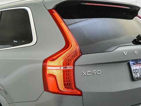 Certified 2025 Volvo XC90 T8 Ultra AWD/4WD image 12