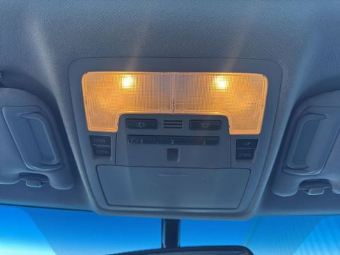 Used 2012 Toyota Camry XLE image 27