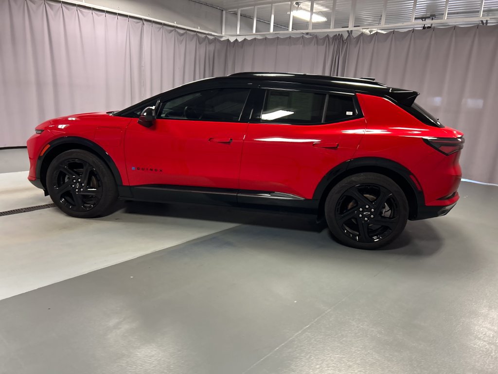 Used 2024 Chevrolet Equinox EV RS FWD image 4