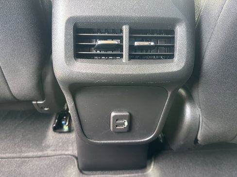 Used 2023 Chevrolet Equinox LT AWD/4WD image 21