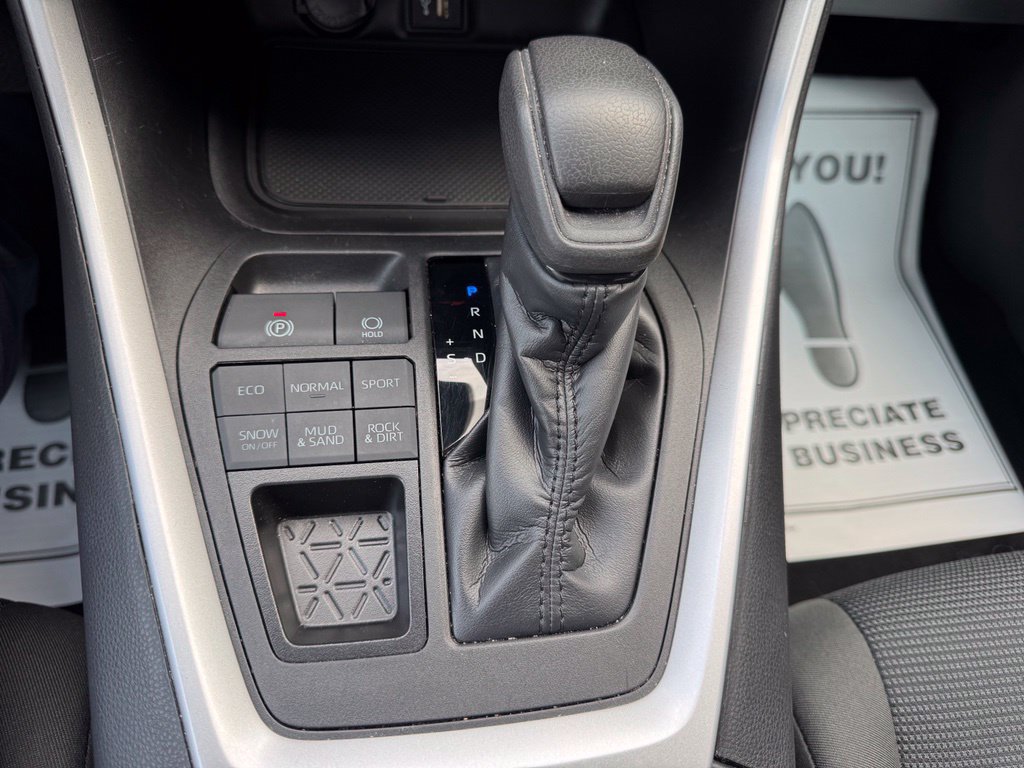 Used 2023 Toyota RAV4 LE AWD/4WD image 39