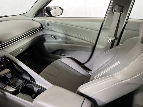 Used 2023 Hyundai Elantra SEL w/ Convenience Package FWD image 23