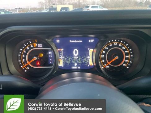 Used 2024 Jeep Gladiator Mojave w/ Technology Group image 8