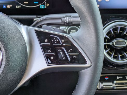 Certified 2025 Mercedes-Benz GLB 250 250 image 21