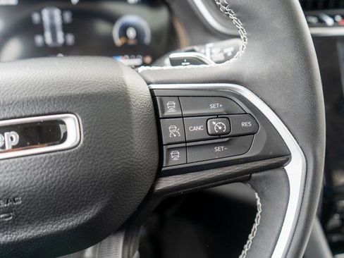 Used 2023 Jeep Grand Cherokee Laredo w/ Luxury Tech Group I image 26