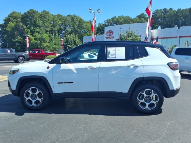 Used 2022 Jeep Compass Trailhawk w/ Trailhawk Elite Group AWD/4WD image 3