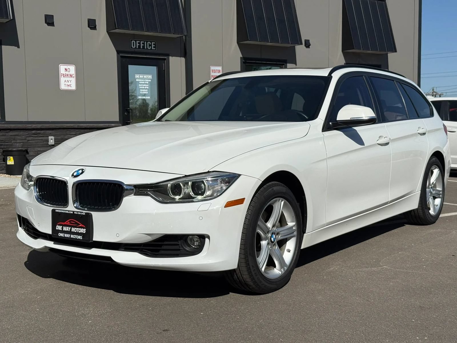Used 2014 BMW 328i xDrive Wagon AWD/4WD image 1