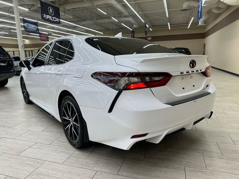 Used 2023 Toyota Camry SE image 9
