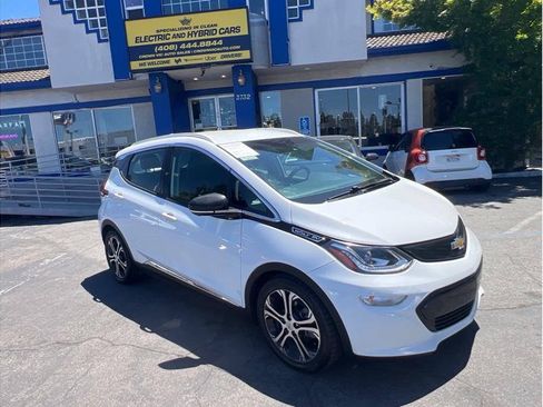 Used 2018 Chevrolet Bolt Premier w/ Driver Confidence II Package FWD image 24