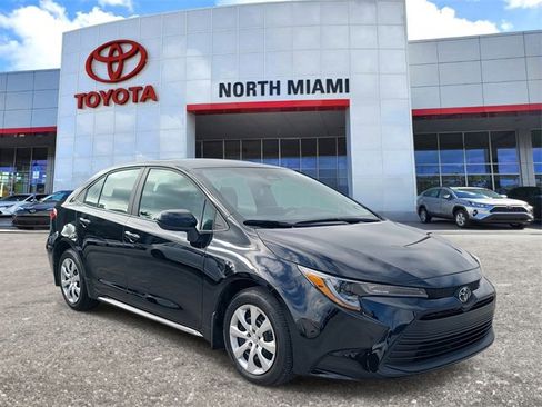 Used 2025 Toyota Corolla LE image 1