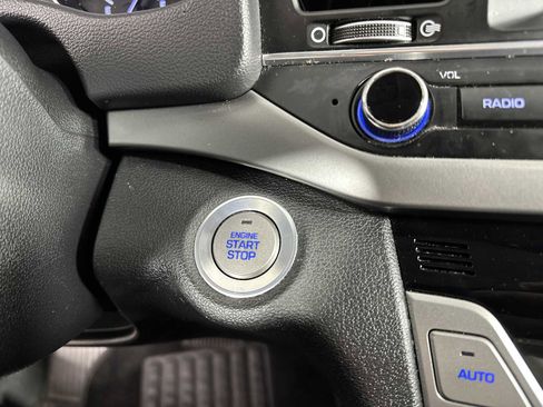 Used 2017 Hyundai Elantra Limited image 20