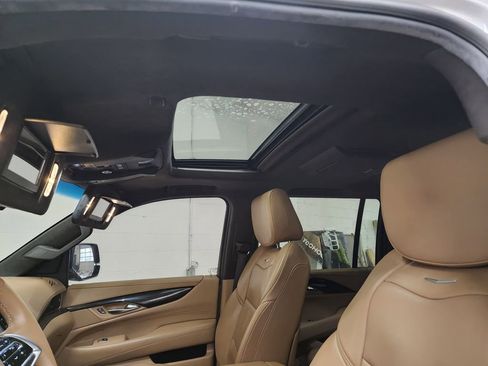 Used 2018 Cadillac Escalade ESV Platinum image 24