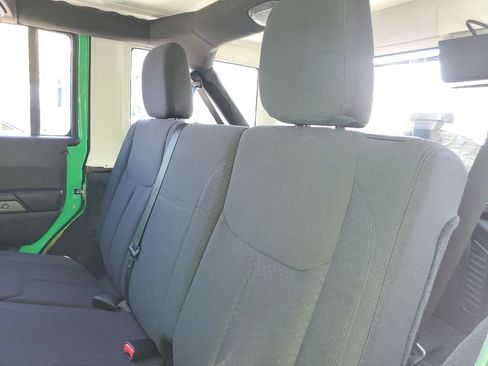 Used 2015 Jeep Wrangler Unlimited Sport w/ Connectivity Group AWD/4WD image 12