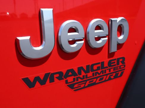 Used 2019 Jeep Wrangler Unlimited Sport AWD/4WD image 6