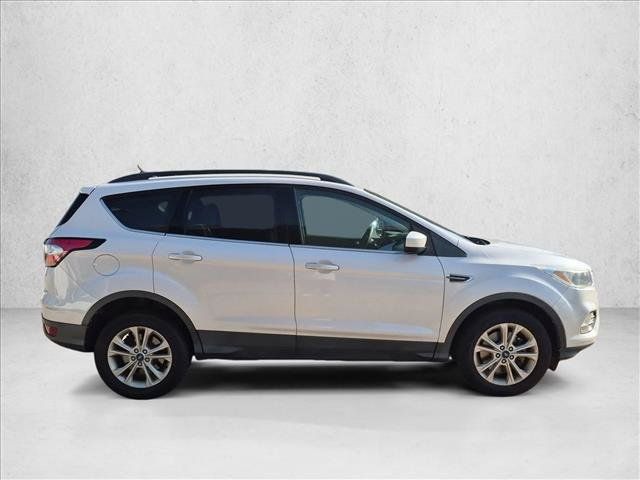 Used 2018 Ford Escape SE w/ SE Sync 3 Package AWD/4WD image 4