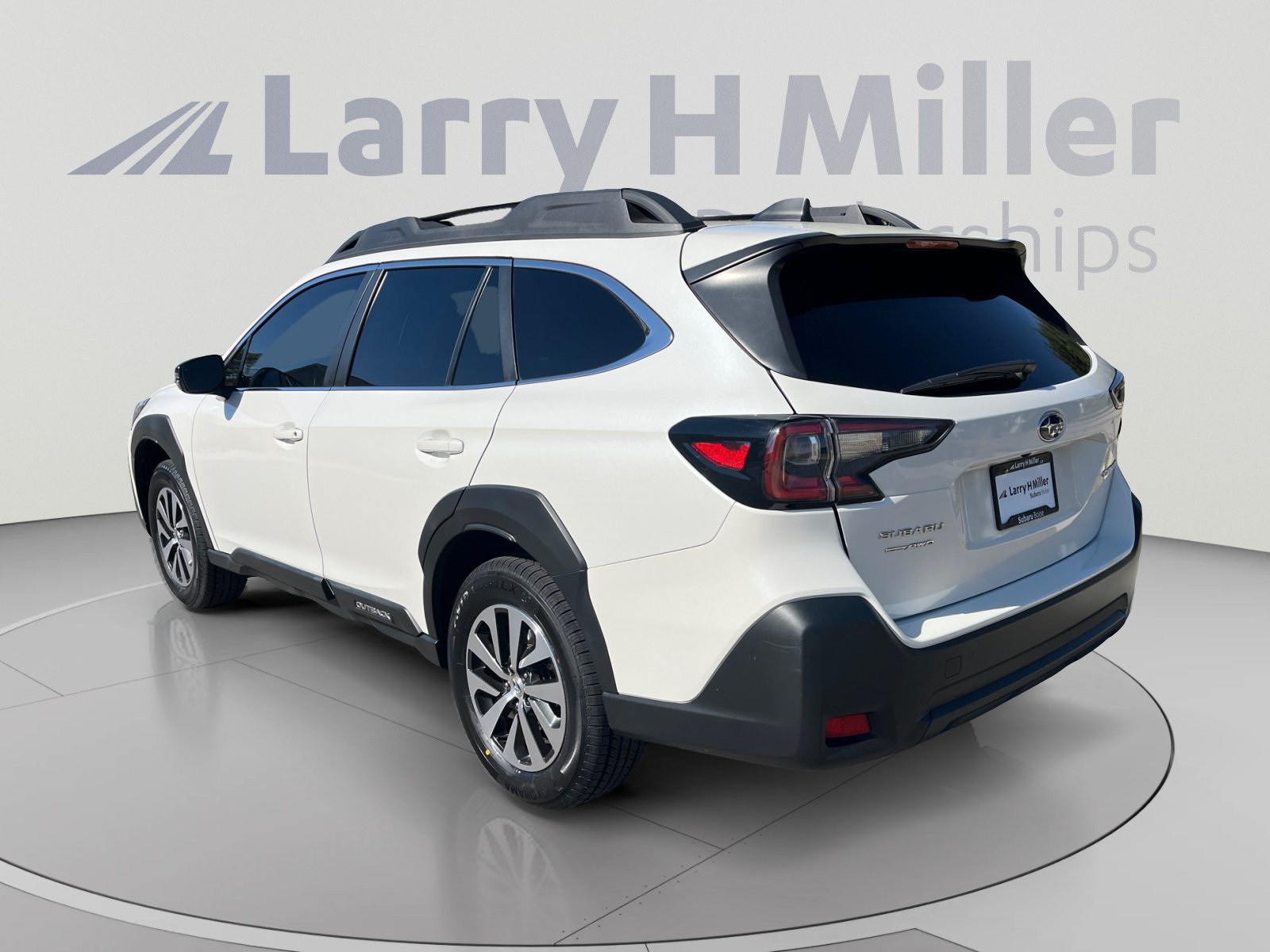 Certified 2024 Subaru Outback Premium AWD/4WD image 3