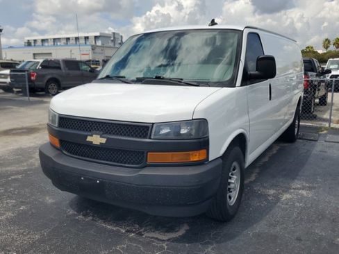 Used 2021 Chevrolet Express 2500 Extended w/ Driver Convenience Package RWD image 3