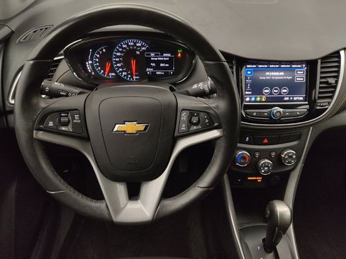 Used 2022 Chevrolet Trax LT w/ LT Convenience Package image 22