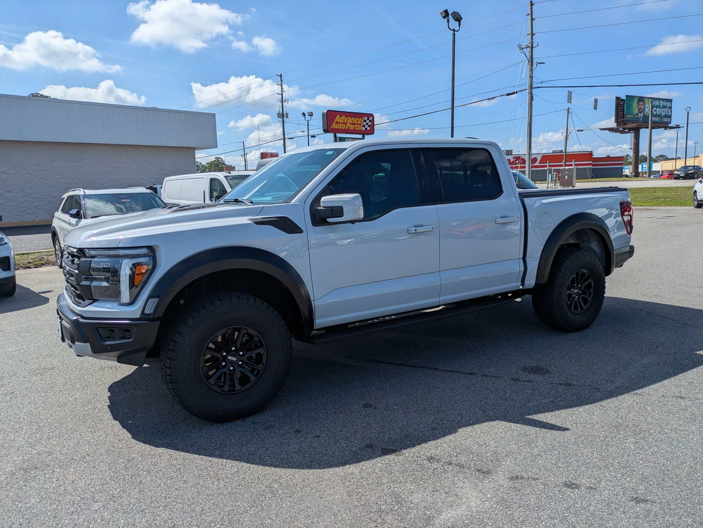Used 2025 Ford F150 Raptor AWD/4WD image 8