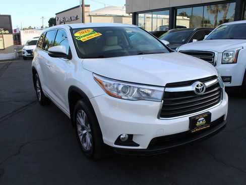 Used 2015 Toyota Highlander Plus AWD/4WD image 8