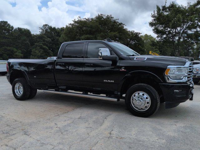 Used 2023 RAM 3500 Limited AWD/4WD image 2