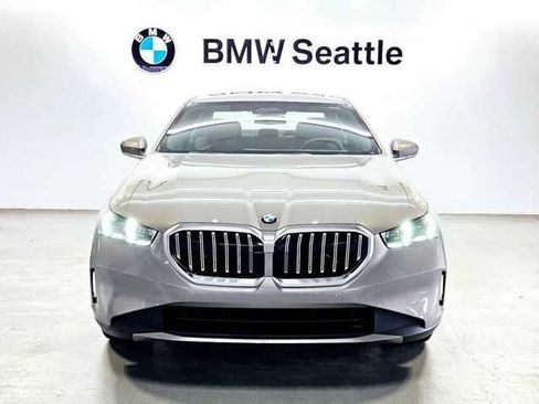 Used 2025 BMW 540i xDrive w/ Premium Package AWD/4WD image 6