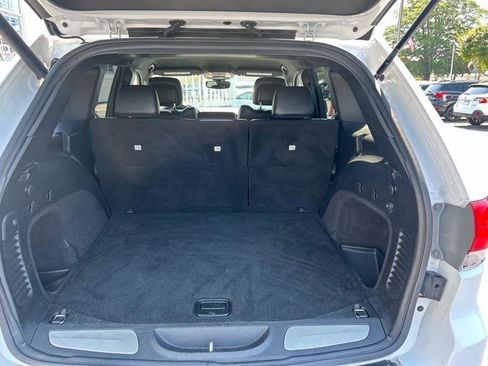 Used 2019 Jeep Grand Cherokee Limited AWD/4WD image 32
