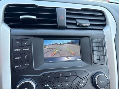Used 2015 Ford Fusion SE FWD image 10