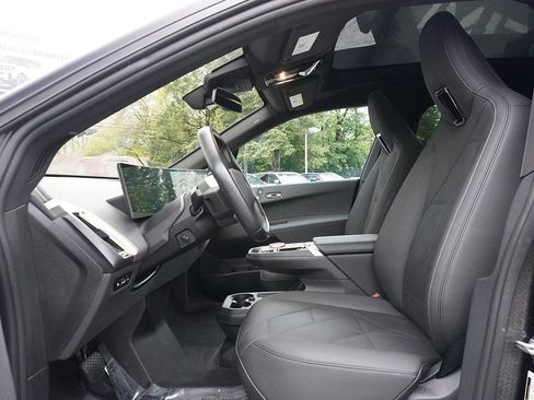 Used 2024 BMW iX xDrive50 w/ Premium Package image 41