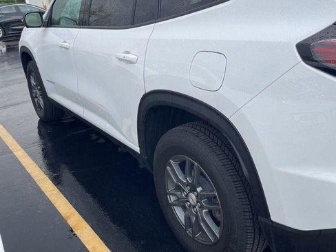 Used 2025 GMC Acadia Elevation AWD/4WD image 2