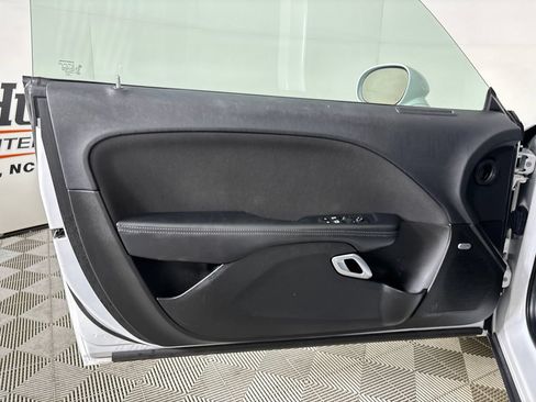 Used 2023 Dodge Challenger SXT RWD image 7
