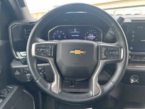 Used 2024 Chevrolet Silverado 1500 LT AWD/4WD image 18