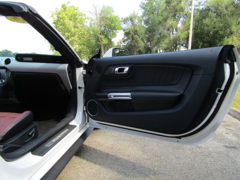 Used 2016 Ford Mustang Premium RWD image 20