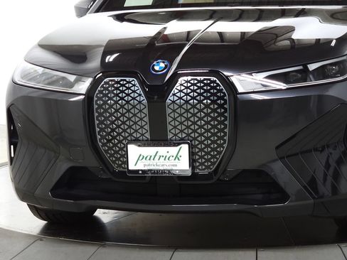 Used 2023 BMW iX xDrive50 w/ Premium Package AWD/4WD image 3