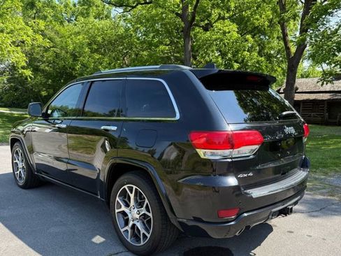Used 2019 Jeep Grand Cherokee Overland AWD/4WD image 9