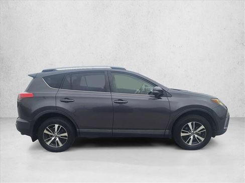Used 2018 Toyota RAV4 XLE FWD image 4