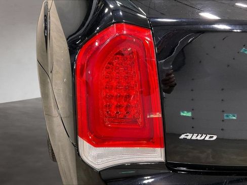 Used 2016 Chrysler 300 C AWD/4WD image 24