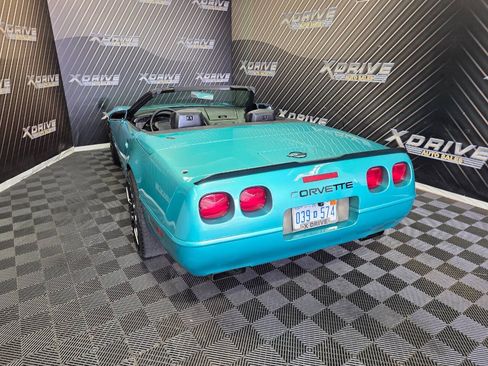 Used 1991 Chevrolet Corvette Convertible RWD image 12