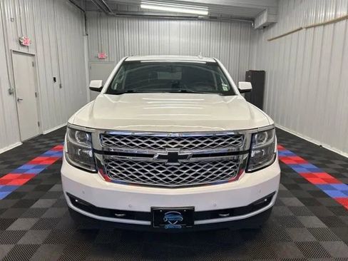 Used 2017 Chevrolet Suburban LT w/ LT Signature Package AWD/4WD image 7