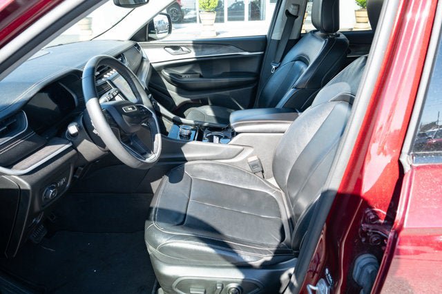 Used 2023 Jeep Grand Cherokee Limited RWD image 15
