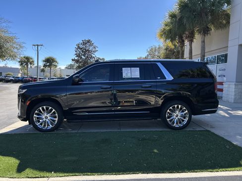 Used 2023 Cadillac Escalade ESV Premium Luxury image 6