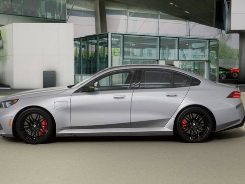 New 2026 BMW M5 image 33