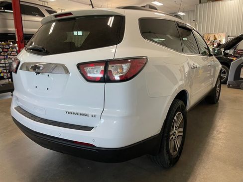 Used 2016 Chevrolet Traverse LT FWD image 6