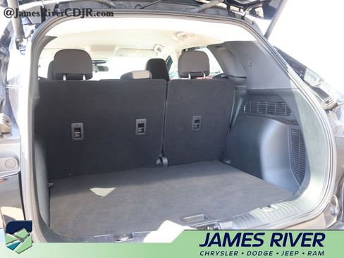 Used 2022 Ford Escape SE w/ SE Sport Appearance Package image 15