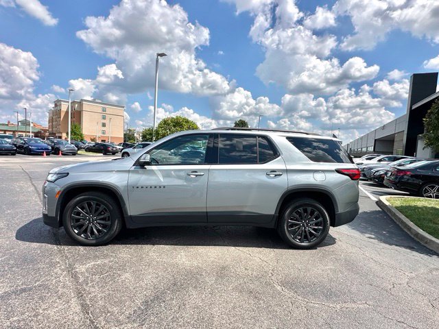 Used 2023 Chevrolet Traverse RS FWD image 5