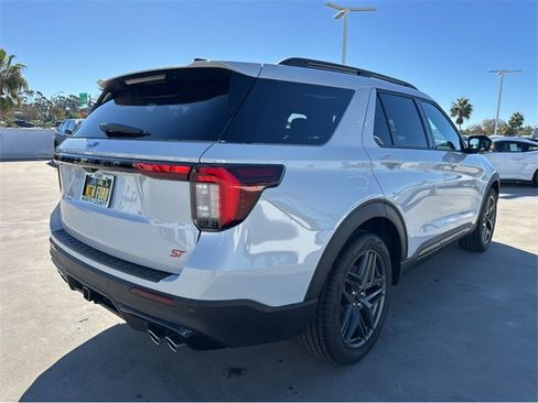 New 2026 Ford Explorer ST w/ Sun And Sound Package image 6