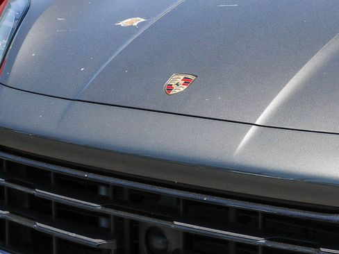 Used 2024 Porsche Cayenne AWD/4WD image 3